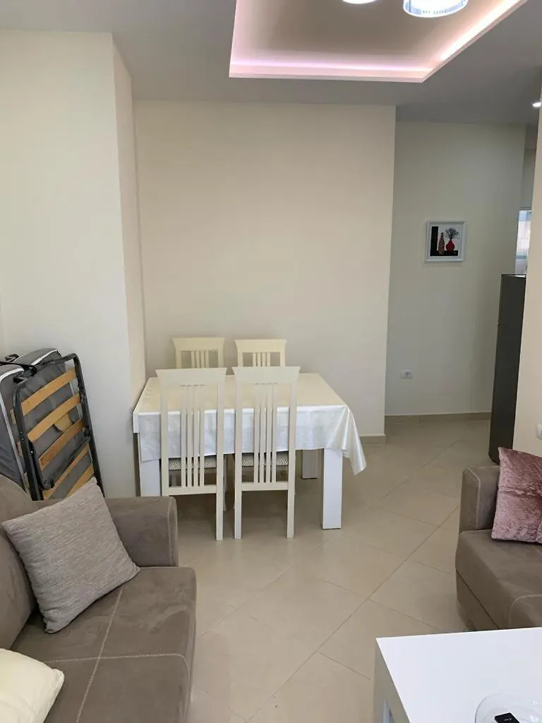 Luna Apartment Radhime Vlore 0*,  Albania